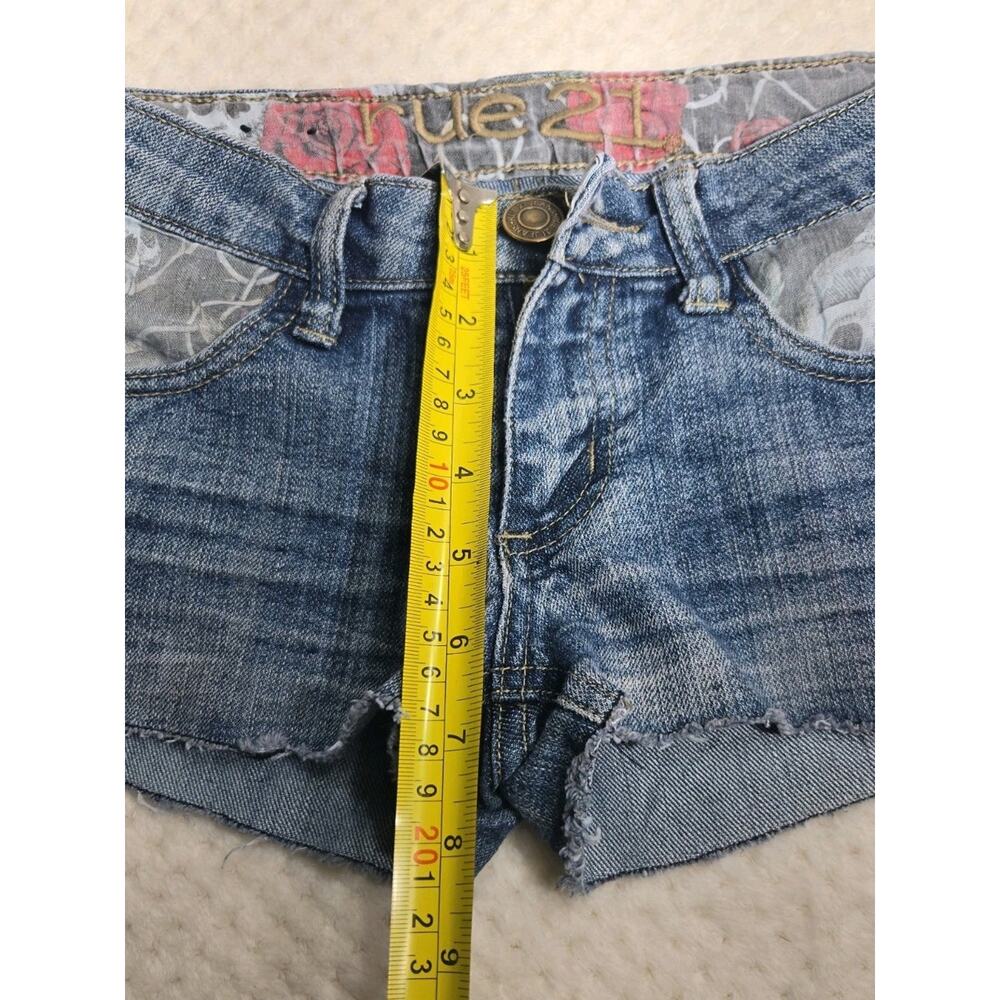 Rue21 Y2K Distressed Denim Shorts Skull Rose Low Rise Womens 0/1 #083 - Picture 6 of 6